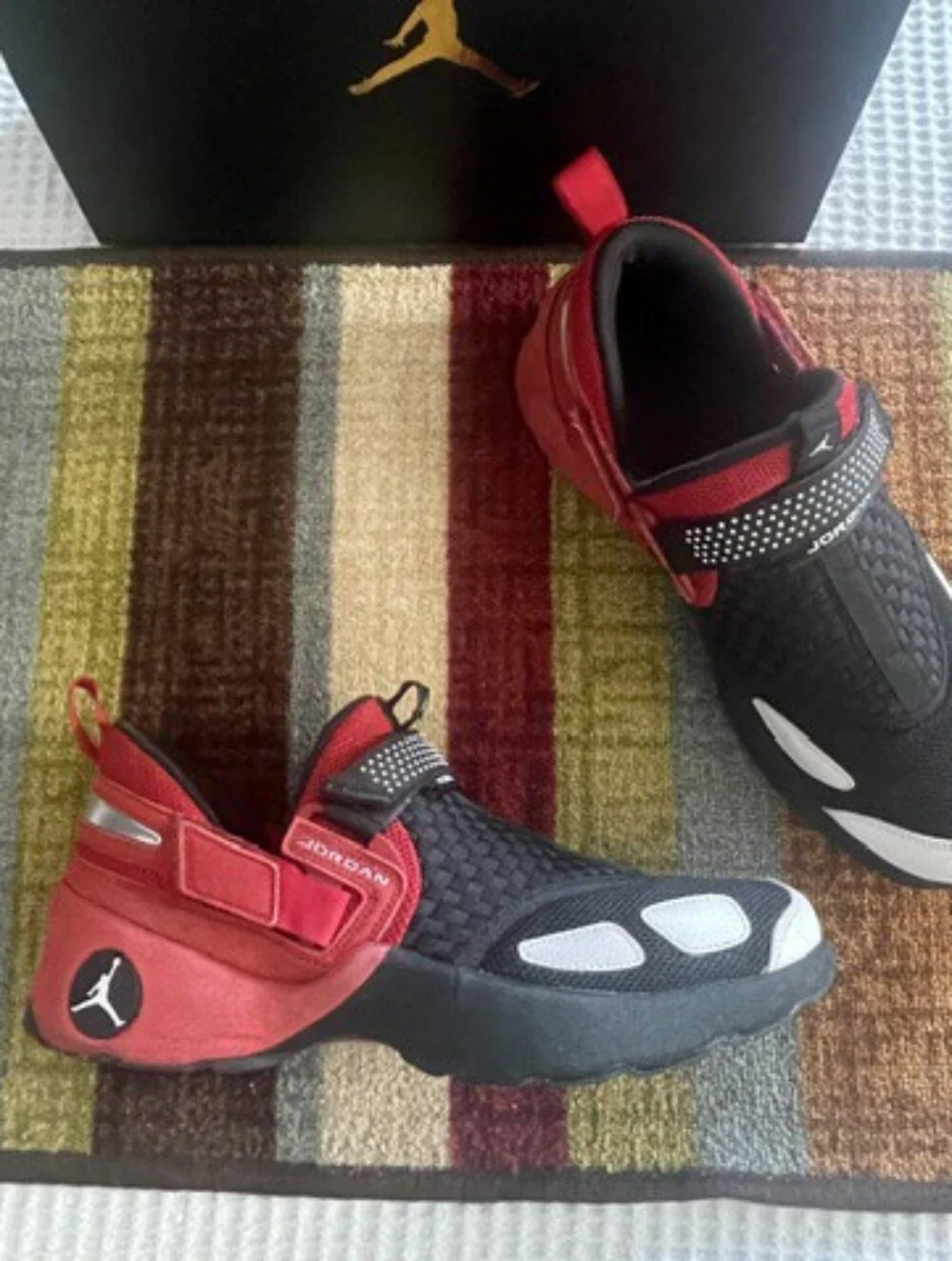 NIKE Jordan Trunner LX Thunder 2017 Men’s Size 12 Black/White/Red